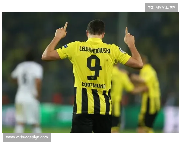 老将莱万：年龄不是障碍，高效射术依旧顶级